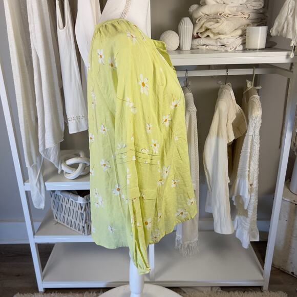 a.n.a. women's size Large yellow long sleeved floral blouse, daisies Spring 2393 - Picture 3 of 7